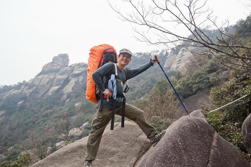 登山之旅，如何妥善放置帐篷与登山包