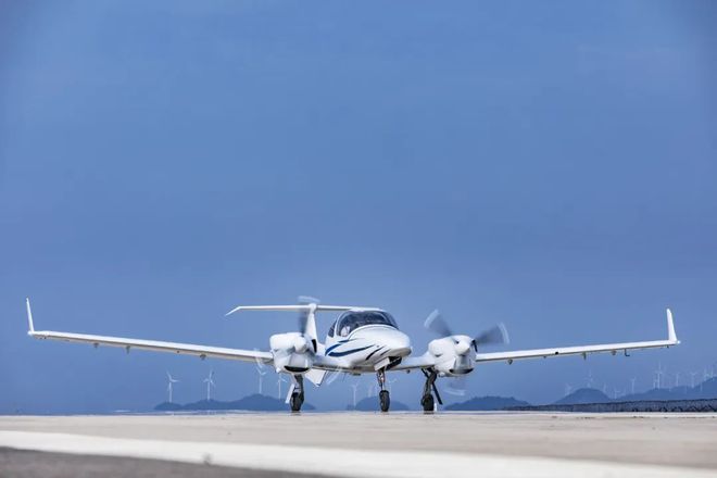 制作固定翼双发飞机，从理论到实践的航空艺术之旅