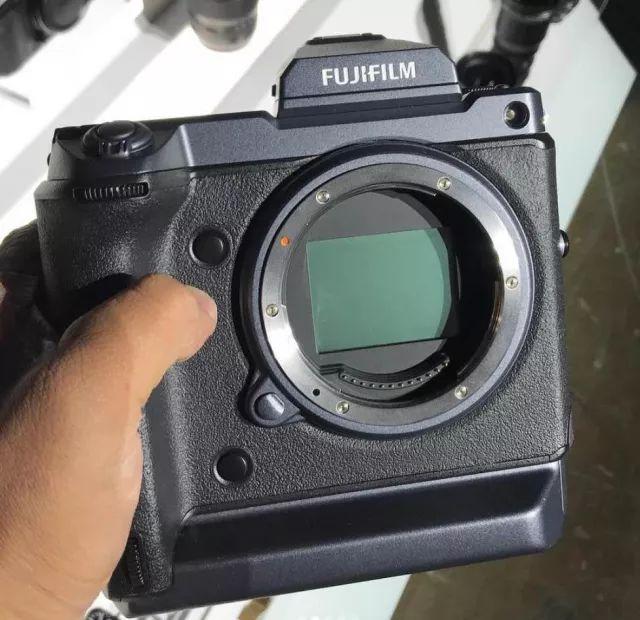 佳能EOS 100D重量解析，轻便与性能并存的艺术品