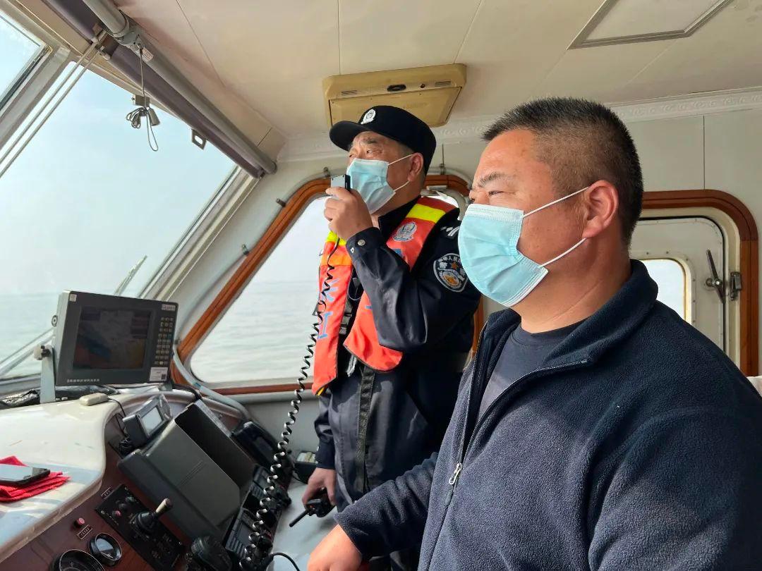 长江上的运沙船，一幅流动的画面与深邃的文化印记