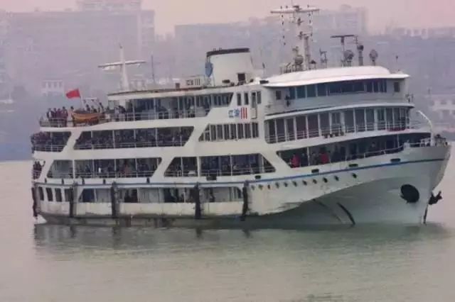 长江轮船吨位原因探究