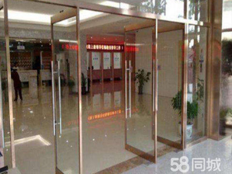 广西南宁玻璃门维修，专业维护，保障安全与美观