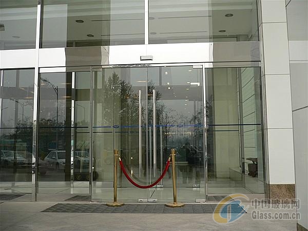 北京电动玻璃门价格表及其相关因素探讨