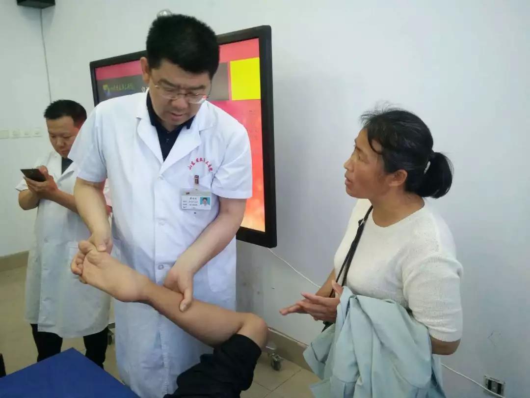 儿童医院专家的工作表现与影响，深度探讨
