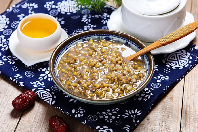 蛋花绿豆沙，一道美味与健康共融的传统甜品