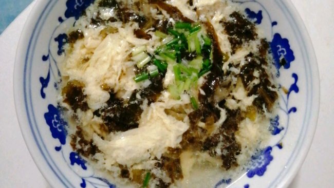 酸菜蛋花汤，一道家常美食的制作秘诀