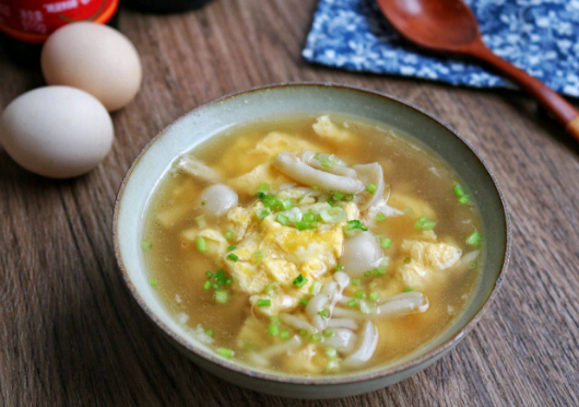 蛋花蘑菇汤，一道美味与营养并存的佳肴