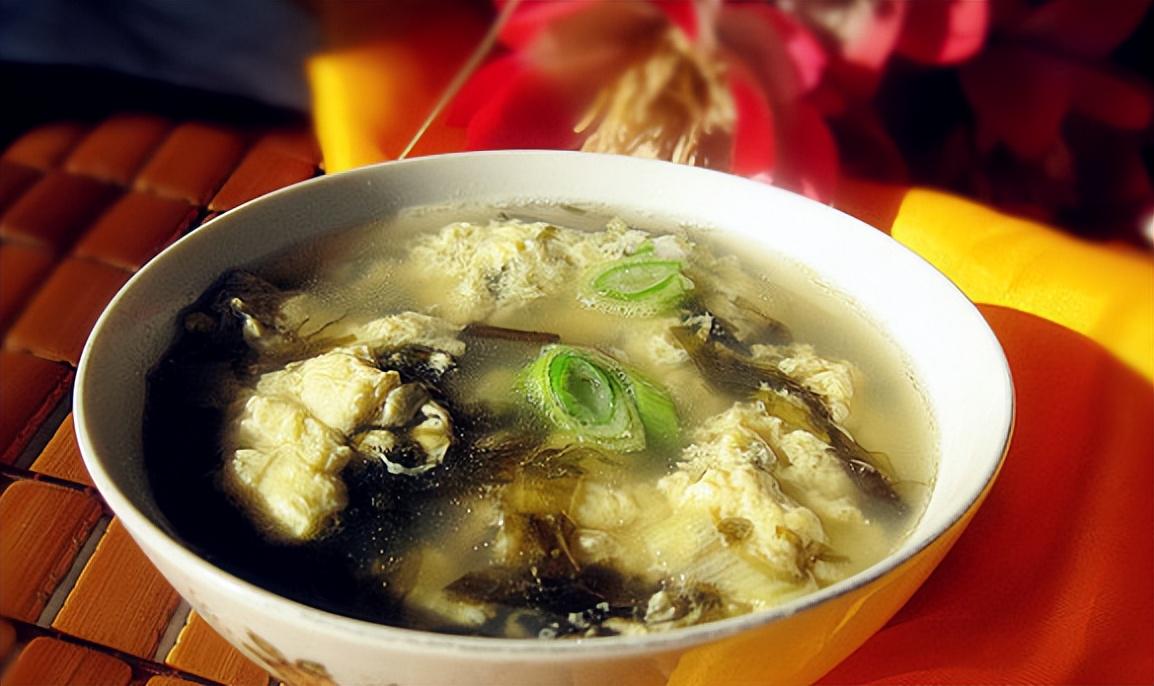 干贝紫菜蛋花汤，一道鲜美养生的传统汤品