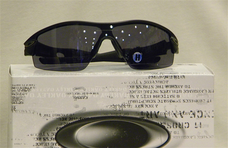 如何辨别Oakley眼镜的真假