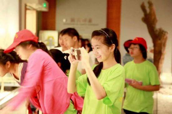 考试指示图标，引领学习之路的明灯