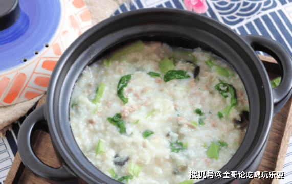 瘦肉蛋花粥，一道美味营养的传统佳肴